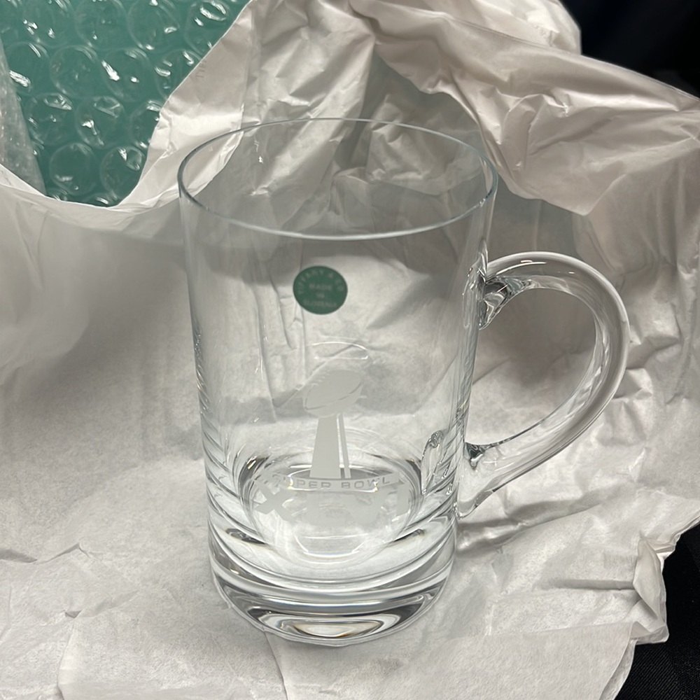 Tiffany & Co. Set of 2 Super Bowl XLVI Clear Crystal Beer Mugs, made in Slovenia - Picture 5 of 9